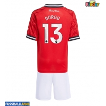 Manchester United Patrick Dorgu #13 Heimtrikotsatz Kinder 2025-26 Kurzarm (+ Kurze Hosen)